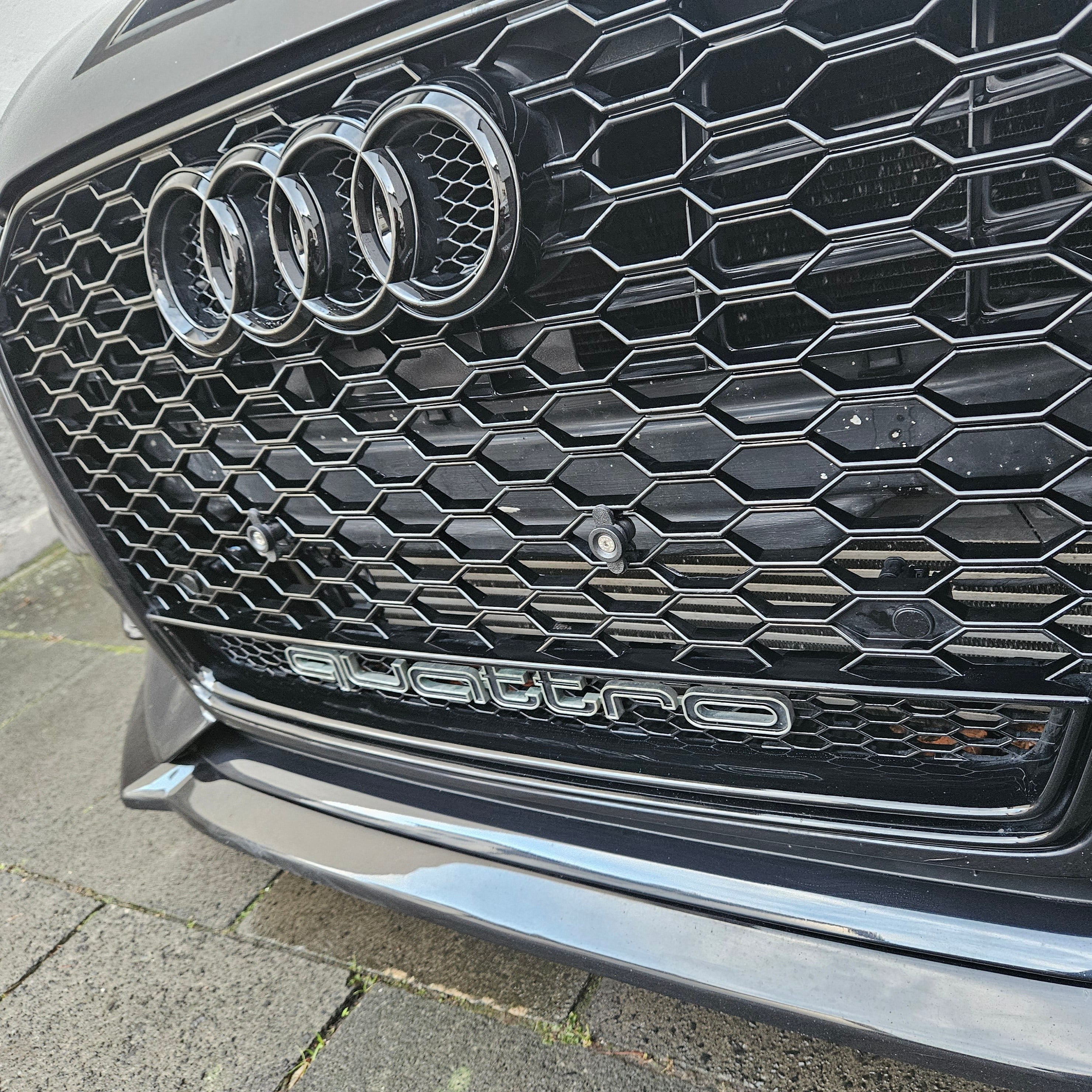 mag it! - Magnet Kennzeichenhalter Adapter für deinen Zubehör Wabengrill